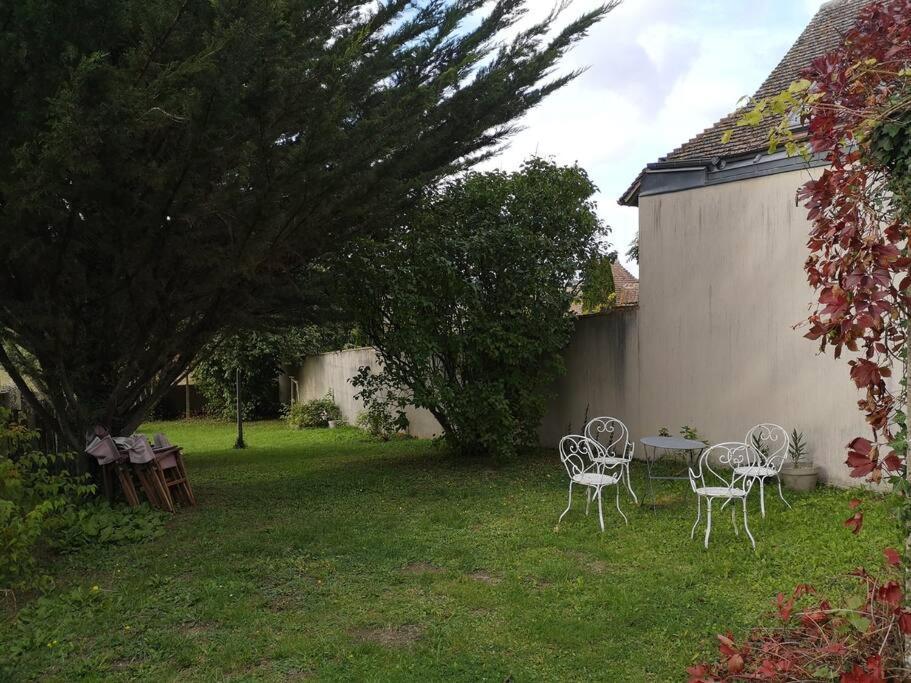 Вилла Au Coeur De Mortagne, Un Balcon Sur Le Perche Экстерьер фото